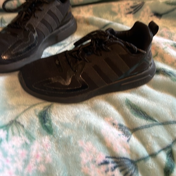 Youth size 2 Adidas - Picture 2 of 3